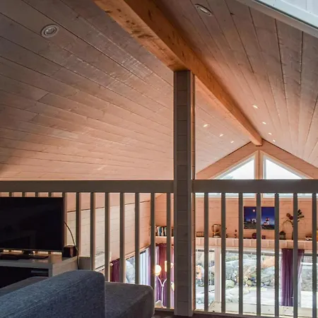 Stunning In Lindesnes W/ 6 Bedrooms *