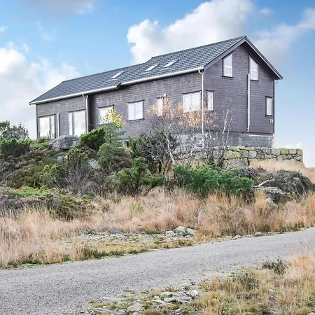 Semesterbostad Stunning In Lindesnes W/ 6 Bedrooms