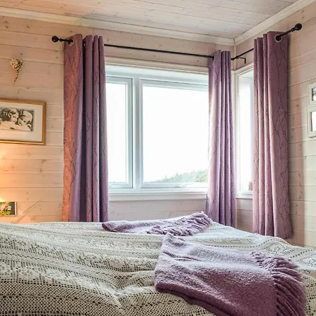Semesterbostad Stunning In Lindesnes W/ 6 Bedrooms Ramsland