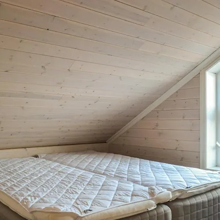 Semesterbostad Stunning In Lindesnes W/ 6 Bedrooms Ramsland