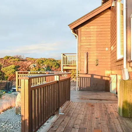 Stunning In Lindesnes W/ 6 Bedrooms Semesterbostad Ramsland